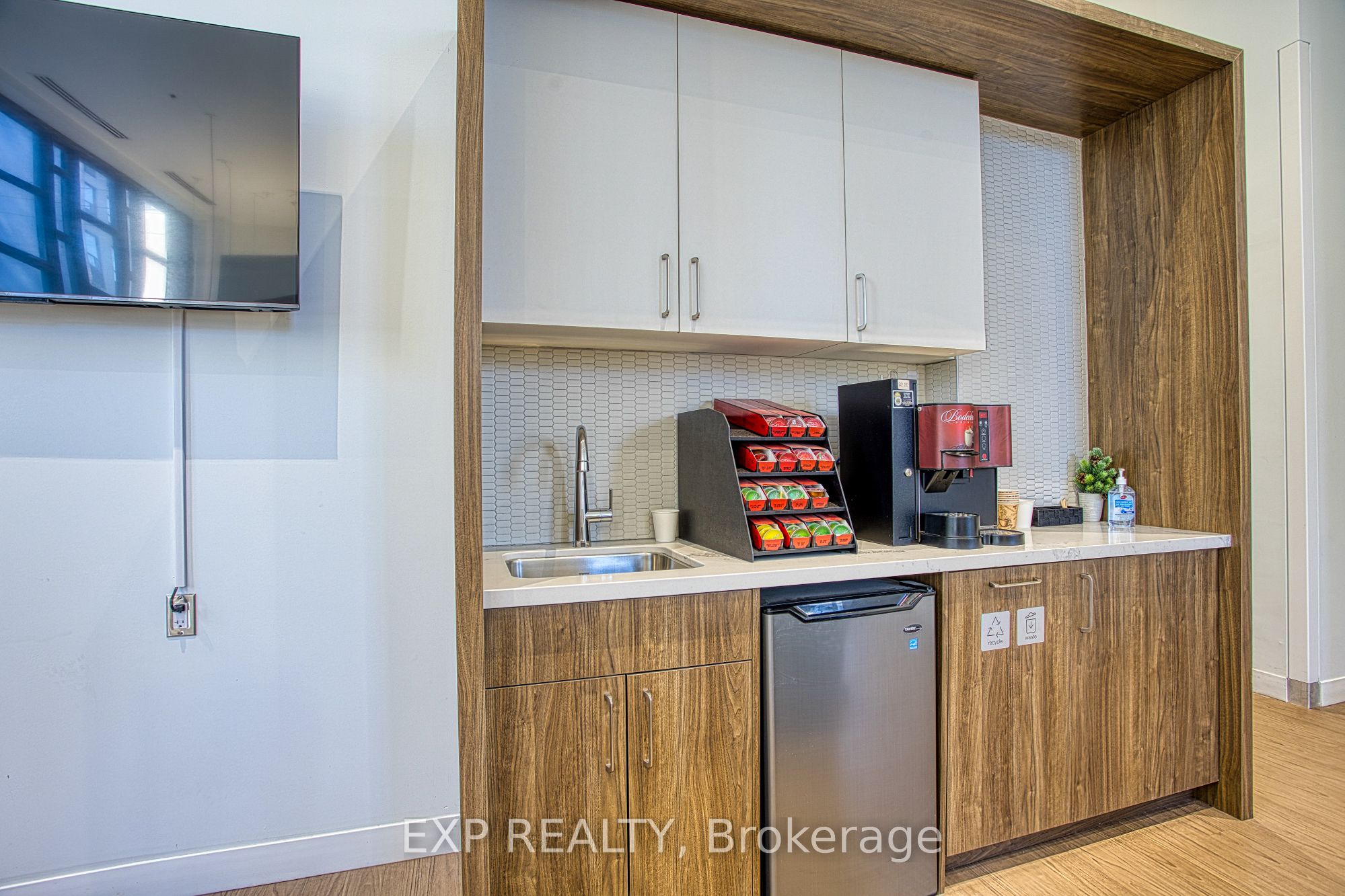 Commercial Lease in Hamilton 4