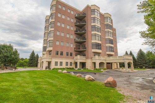 ste-207-2908 W 37th Cir, Sioux Falls, SD, 57105-8113 | Card Image
