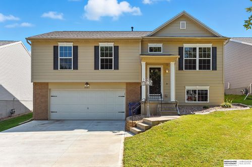 14505 Knudsen St, Bennington, NE, 68007-1637 | Card Image