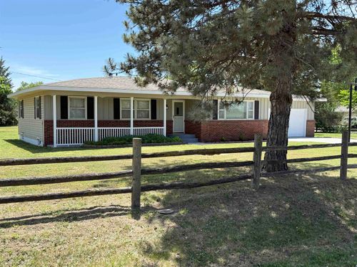 4601 Mainline Dr, Hutchinson, KS, 67501-3413 | Card Image