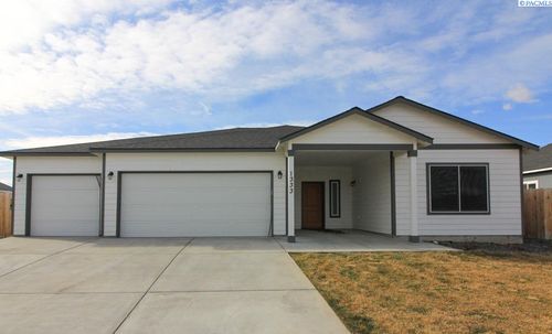 1333 13th St, Benton City, WA, 99320-5733 | Card Image