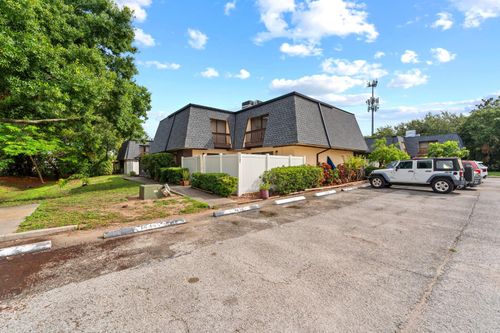 c-8118 Oak Trace Way, Tampa, FL, 33634-2398 | Card Image