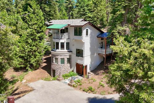 7475 Henness Cir, Yosemite National Park, CA, 95389-9105 | Card Image