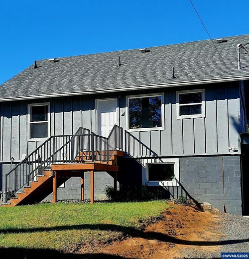 1039 Ne Grant (-1041) St, Newport, OR, 97365 | Card Image