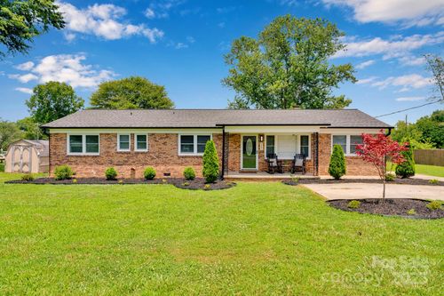 905 Blalock Dr, Kings Mountain, NC, 28086-7805 | Card Image