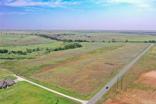 3 E Arapaho Road, Weatherford, OK, 73096 | Card Image
