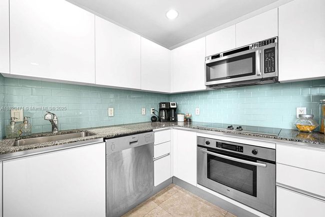 APT-806 - 1050 Brickell Ave, Condo with 1 bedrooms, 2 bathrooms and null parking in Miami FL | Image 12