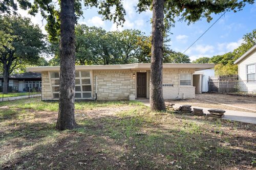 4112 Creech St, Haltom City, TX, 76111-6714 | Card Image