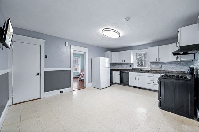 2 Avon St, House other with 3 bedrooms, 2 bathrooms and 4 parking in Peabody MA | Image 12