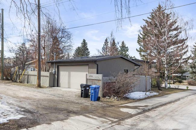 414 Wildwood Drive Sw, Home with 5 bedrooms, 2 bathrooms and 2 parking in Calgary AB | Image 45