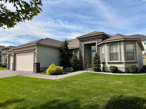 2954 S Harrison St, Kennewick, WA, 99338-2082 | Card Image