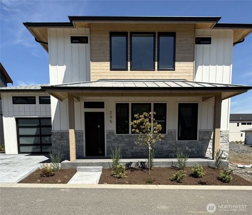 205 Pebblebrook Dr, Lynden, WA, 98264-1454 | Card Image