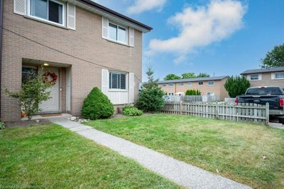 A1 - 453 Victoria Rd N, Townhouse with 4 bedrooms, 1 bathrooms and 1 parking in Guelph ON | Image 2