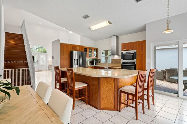611 Royal Palm Way, House other with 4 bedrooms, 3 bathrooms and null parking in Davie FL | Image 19