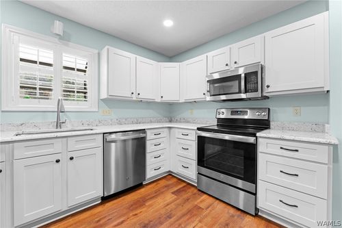 1700 Dauphine Dr, Tuscaloosa, AL, 35406-3070 | Card Image