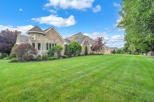 102 Towne Hall Entrance, Clairton, PA, 15025-3181 | Card Image