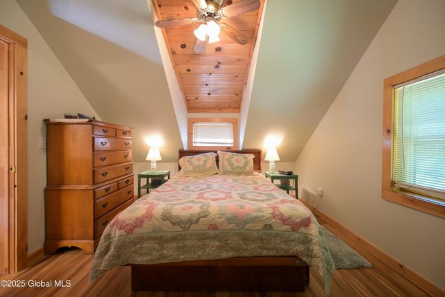 second floor bedroom | Image 29
