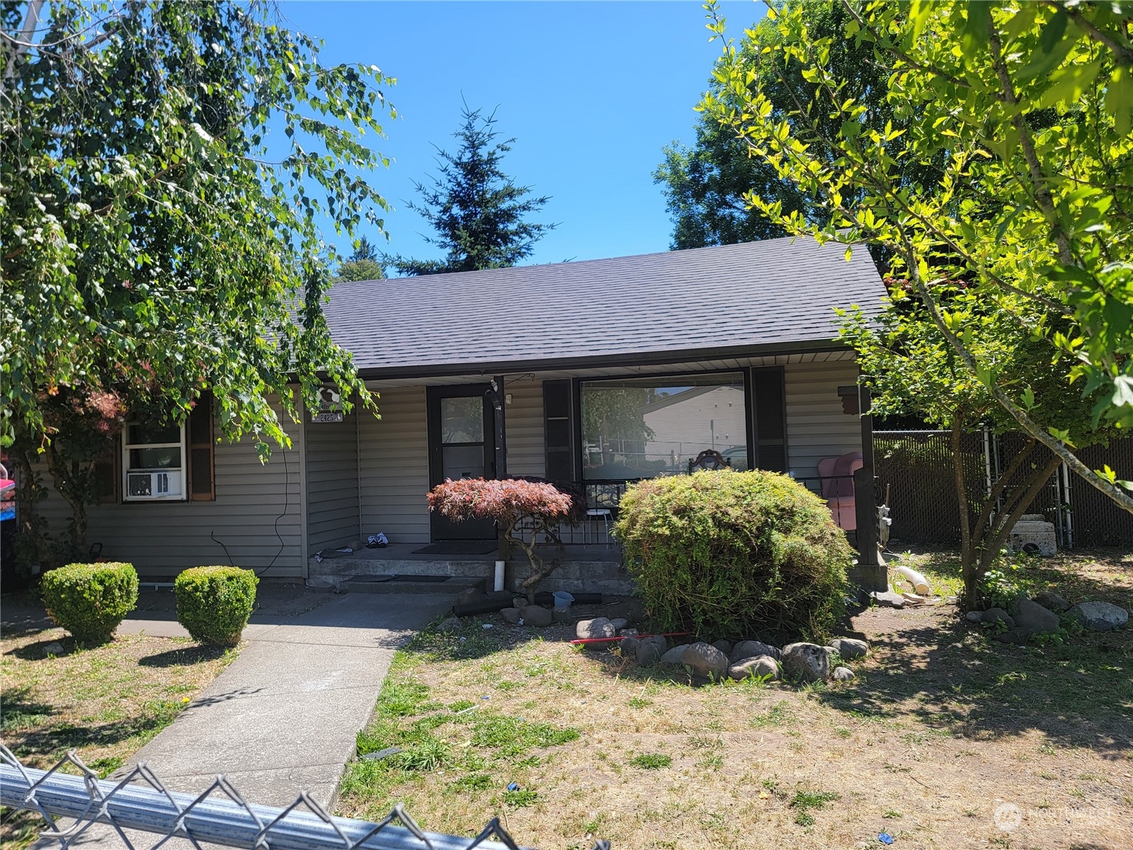 Barton St, Seattle, WA 98106