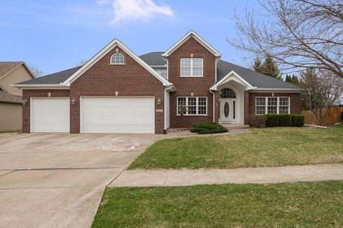 8903 Highland Dr, Rock Island, IL, 61201-7694 | Card Image