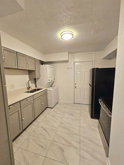 apt-4-151 N Belvedere Blvd, Memphis, TN, 38104-2539 | Card Image