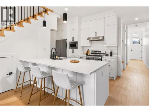 1-194 Maple Ave, Oliver, BC, V0H1T9 | Card Image