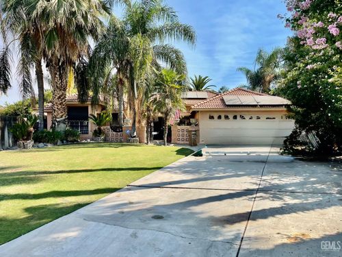 3304 Brisbane Ave, Bakersfield, CA, 93313-4249 | Card Image