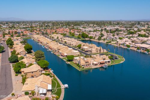 9056 W Port Royale Ln, Peoria, AZ, 85381-2735 | Card Image