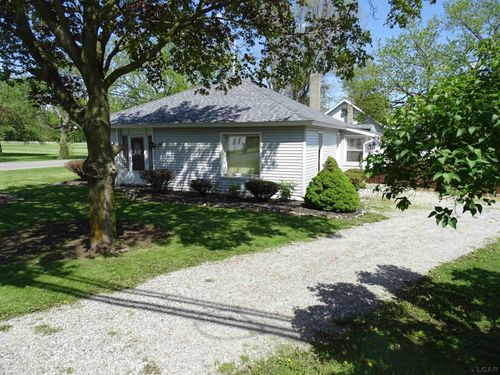 2729 Bent Oak Ave, Adrian, MI, 49221-1507 | Card Image