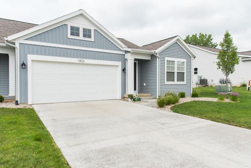 1423 N Village Cir, Kalamazoo, MI, 49009-6134 | Card Image