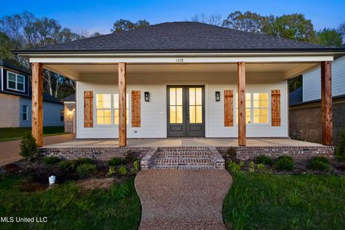 1375 Creekside Ln, Hernando, MS, 38632-1088 | Card Image