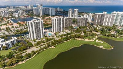 603 - 3625 N Country Club Dr, Condo with 2 bedrooms, 2 bathrooms and null parking in Aventura FL | Image 1