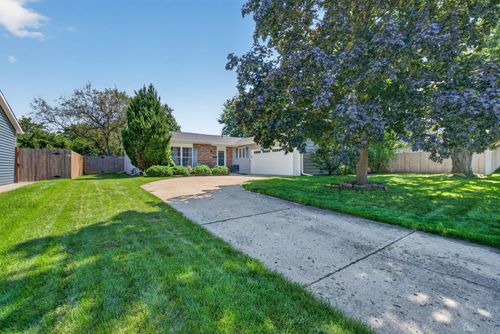 2021 Lancaster Ln, Wheaton, IL, 60189-8564 | Card Image