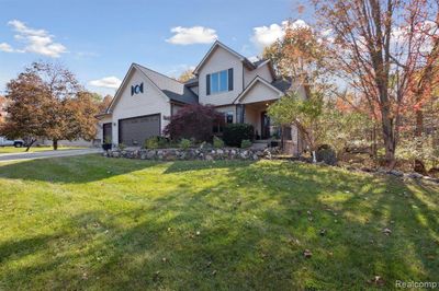 10480 Denton Creek Drive, Home with 4 bedrooms, 2 bathrooms and null parking in Tyrone Twp MI | Image 2