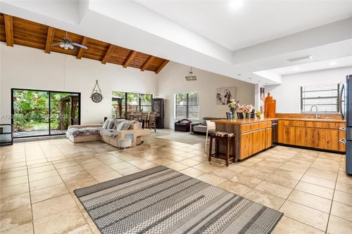 3340 Oak Dr, Hollywood, FL, 33021-8423 | Card Image