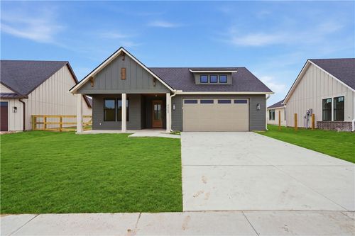 4060 Lakeside Club Dr, College Station, TX, 77845 | Card Image