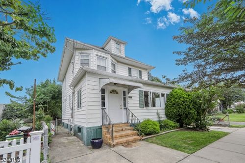 181 Day St, Clifton, NJ, 07011-2525 | Card Image