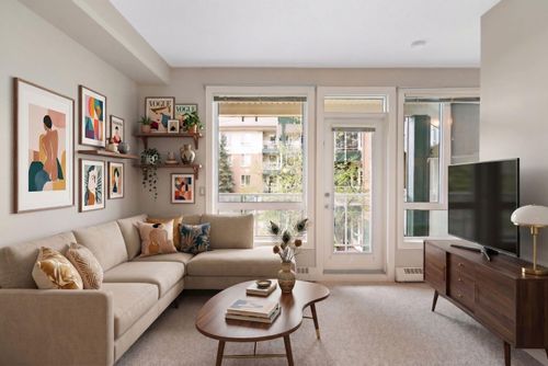204-3111 34 Ave Nw, Calgary, AB, T2L0Y2 | Card Image