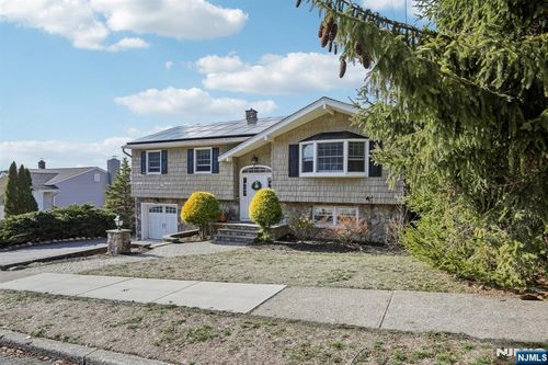 27 Borman Dr, Wanaque, NJ, 07465-1062 | Card Image