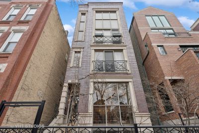 1 - 867 N Hermitage Avenue, Condo with 1 bedrooms, 2 bathrooms and 1 parking in Chicago IL | Image 1