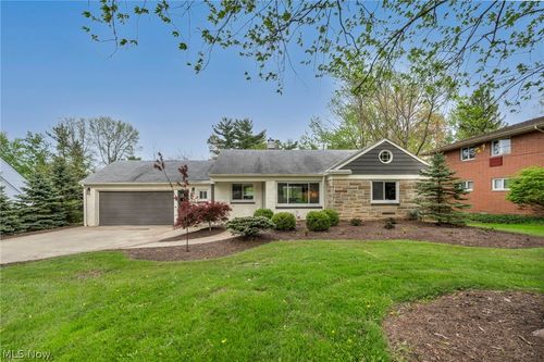 7973 Skyline Dr, Broadview Heights, OH, 44147-1520 | Card Image