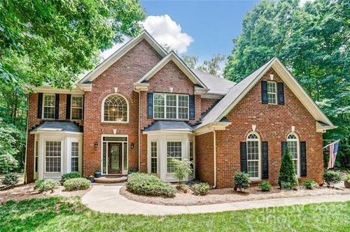 6025 Oakridge Ct, Matthews, NC, 28104-7942 | Card Image