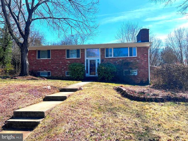 4029 Honey Ln, House other with 5 bedrooms, 2 bathrooms and null parking in ANNANDALE VA | Image 4