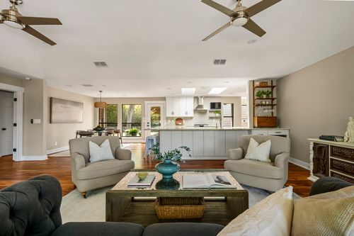 1701 Cresthaven Dr, Austin, TX, 78704-2750 | Card Image