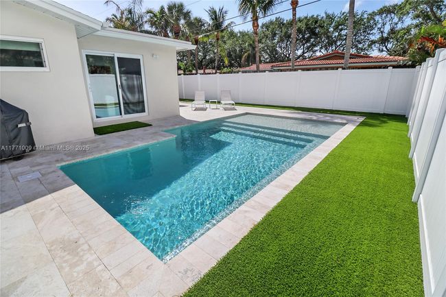 1990 Ne 35 Th St, House other with 3 bedrooms, 2 bathrooms and null parking in Lighthouse Point FL | Image 21