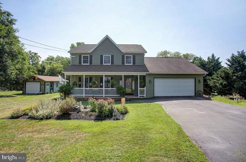 11086 Welsh Run Rd, GREENCASTLE, PA, 17225-9327 | Card Image