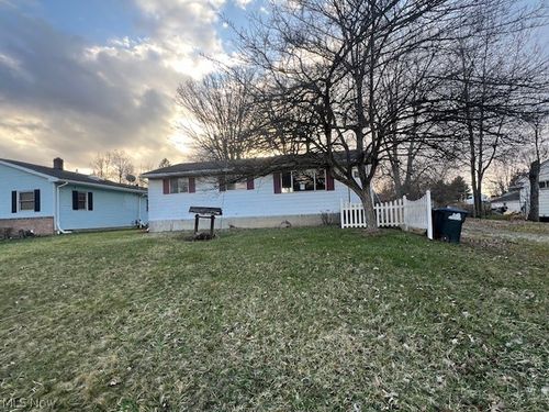 982 Hadcock Rd, Brunswick, OH, 44212-2753 | Card Image