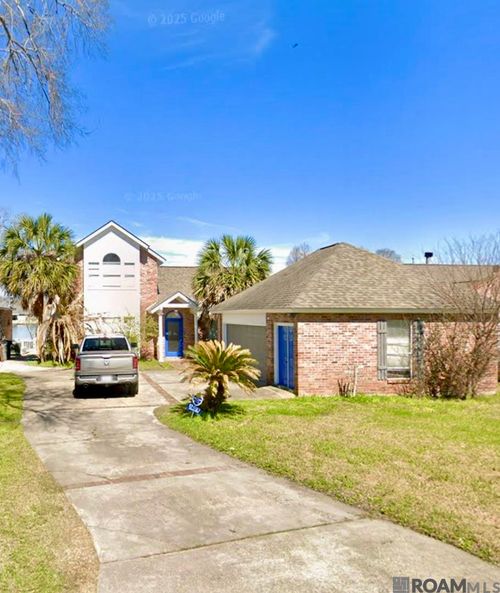 17627 Lake Iris Ave, Baton Rouge, LA, 70817-7569 | Card Image
