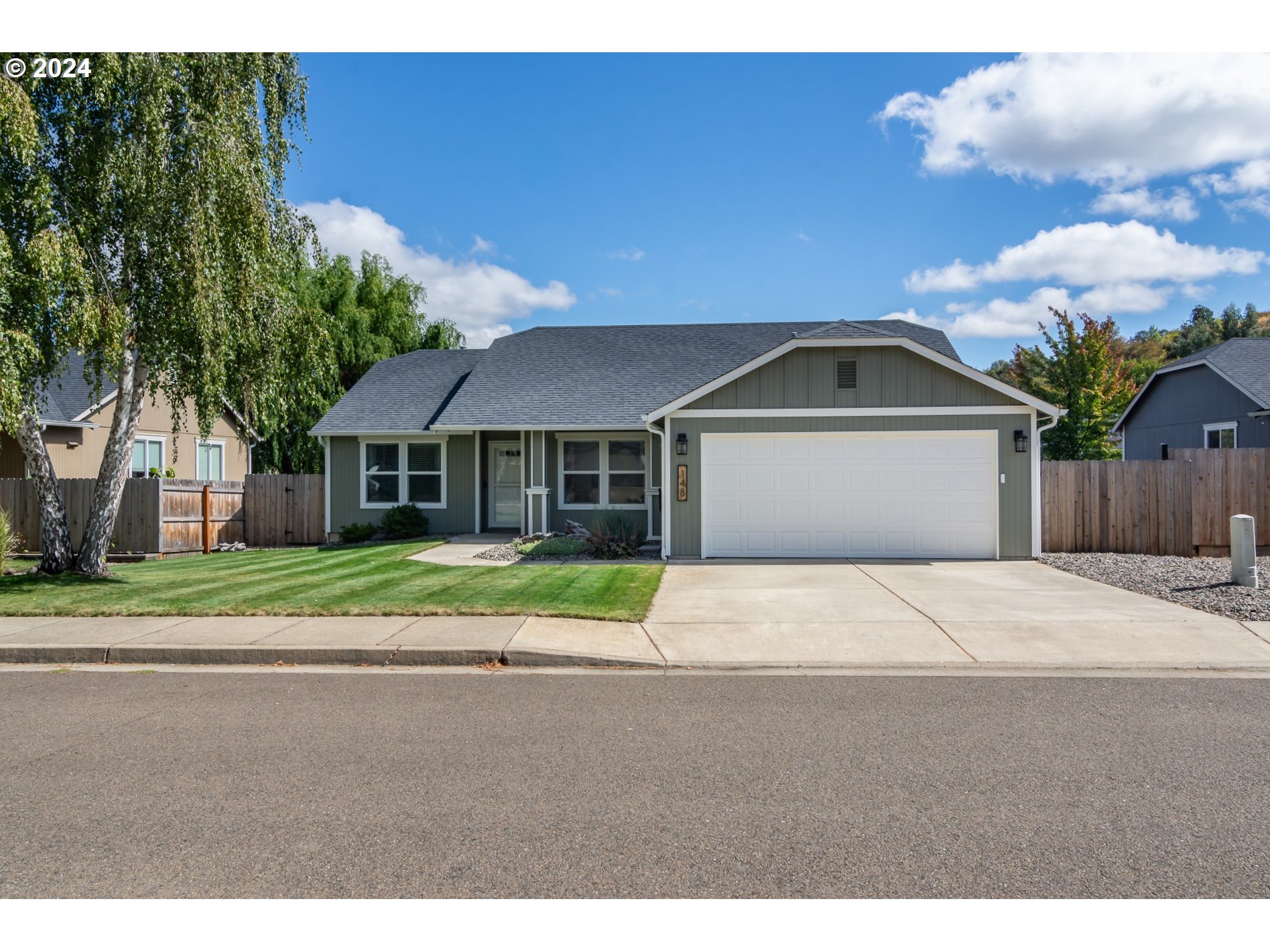 Rowan St, Roseburg, OR 97471