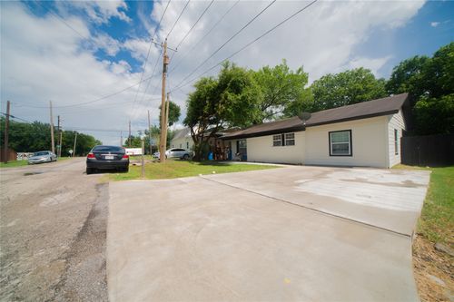 107 W Purdom Ave, Alvarado, TX, 76009-3849 | Card Image