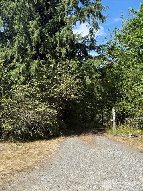3925 Harts Lake Rd S, Roy, WA, 98580-8921 | Card Image